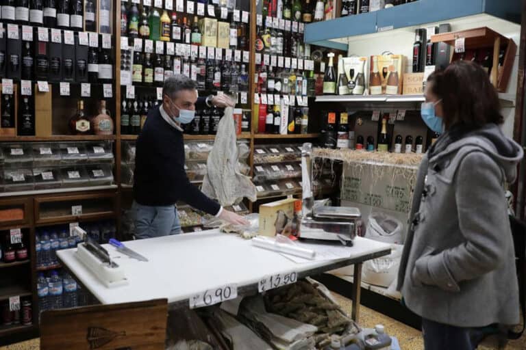 INE confirma queda do PIB de 7,6% em 2020