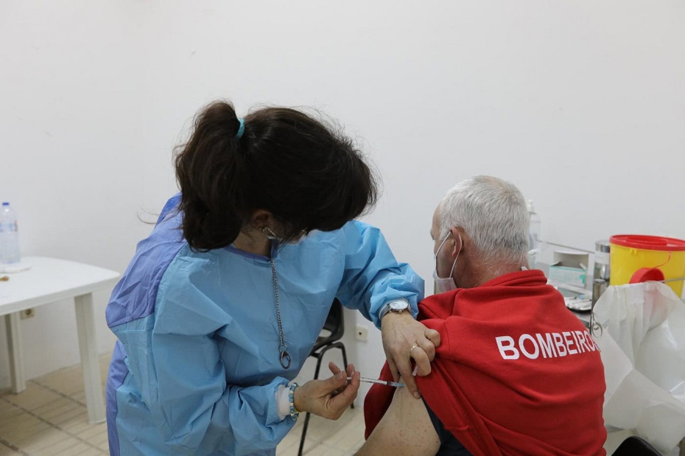 Vacinação dos cerca de 15 mil bombeiros concluída