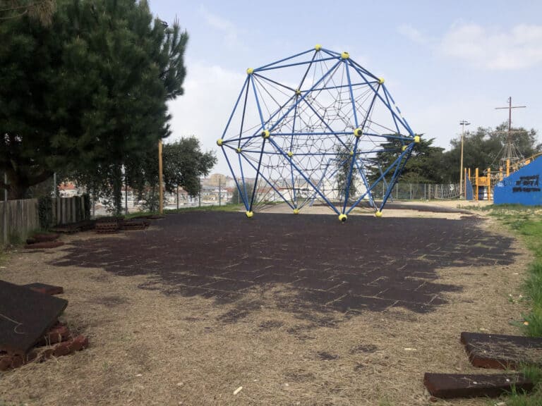CMB vai reabilitar parque infantil nas Camélias e criar parque canino