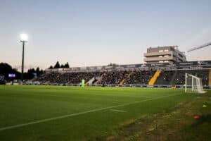 Famalicão e SCB encontram-se hoje na luta por objetivos distintos