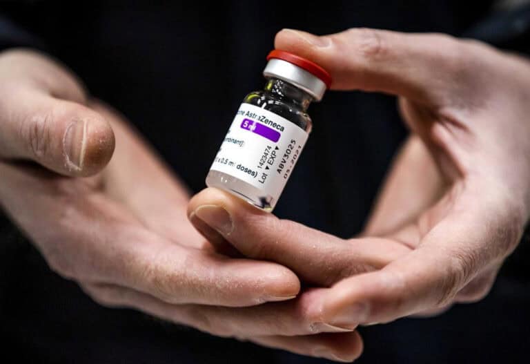 Alemanha suspende vacina da AstraZeneca para a Covid-19