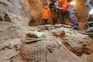 Arqueólogos israelitas encontram fragmentos de textos bíblicos
