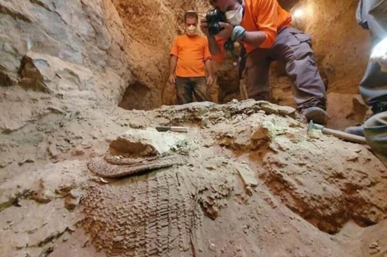 Arqueólogos israelitas encontram fragmentos de textos bíblicos