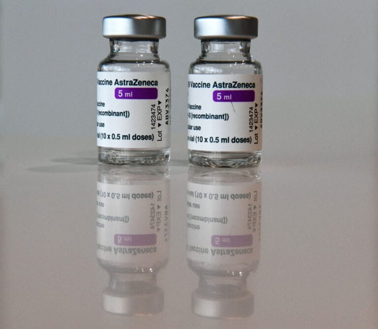Portugal retoma vacinação com AstraZeneca na segunda-feira