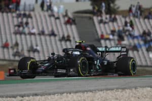 Futebol e Fórmula 1 sem público pelo menos até meados de Maio