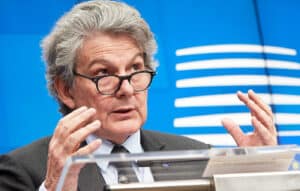 Europa pode alcançar imunidade colectiva em 14 de julho - comissário europeu