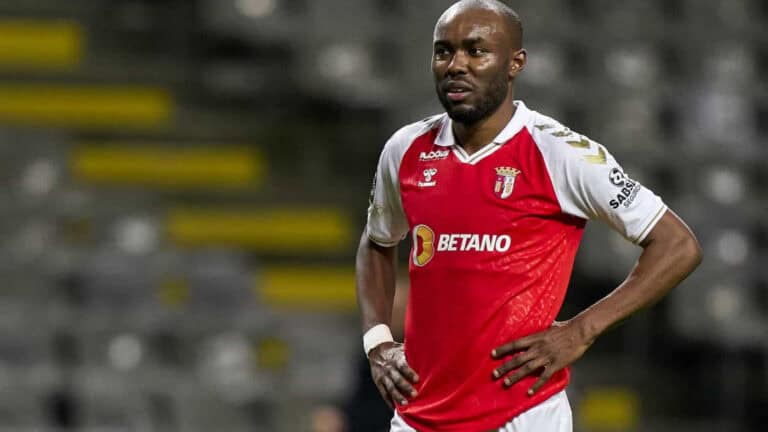 Salvador pede 20ME por Al Musrati