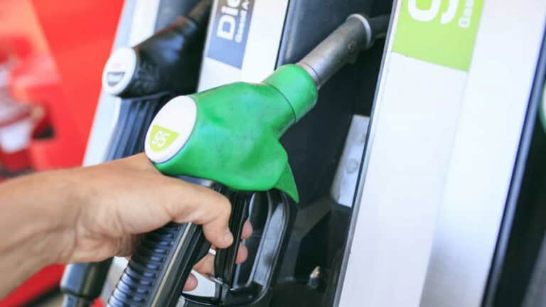 Preços dos combustíveis vão descer