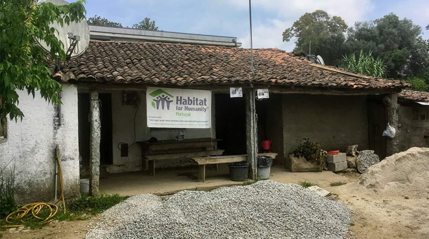 Ausência de voluntários coloca em causa projeto de apoio à habitação