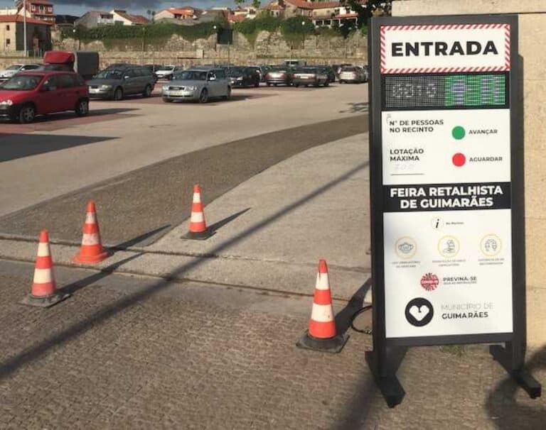 Feira de Guimarães reabre com sistema de controlo de entrada de clientes