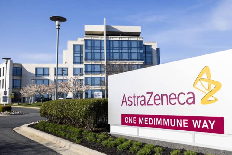 AstraZeneca atrasa entrega de metade das vacinas na UE