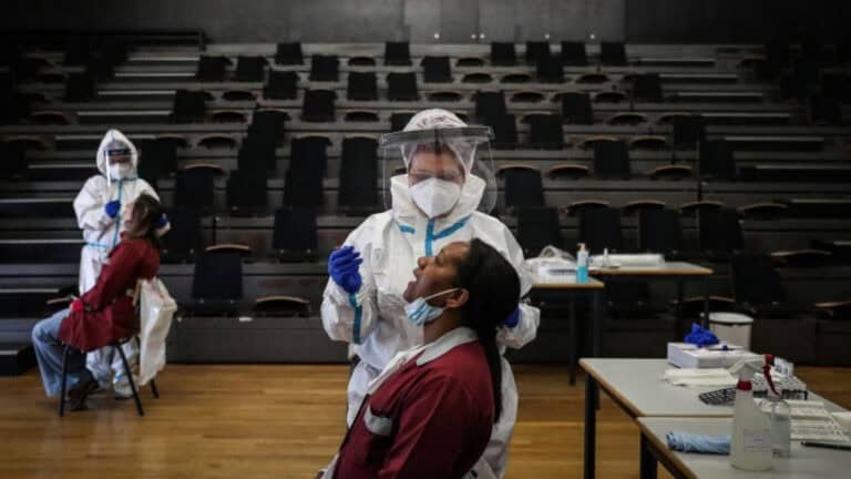 Covid-19: Último rastreio nas escolas identifica 125 casos em mais de 110 mil teste