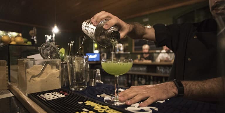 GNR fecha festa ilegal com 23 pessoas num bar em Guimarães&nbsp;