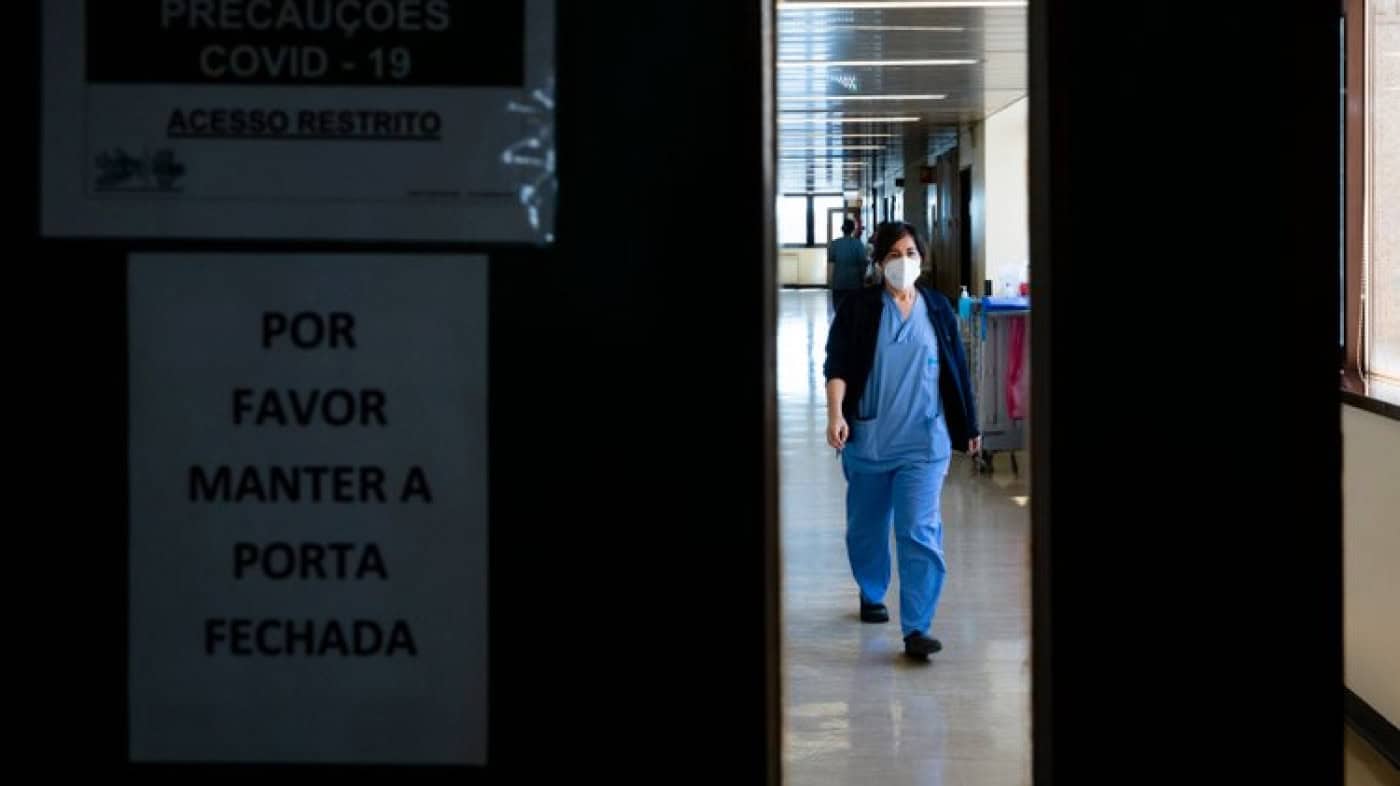 Portugal com mais quatro mortes e 553 novos casos de Covid. Rt é de 1,05