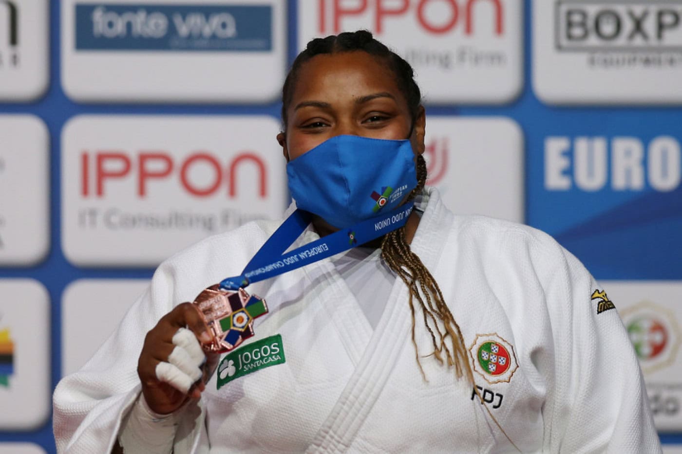 Rochele Nunes conquista medalha de bronze em +78 kg nos Europeus de judo