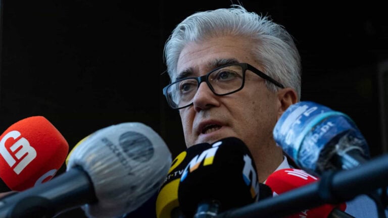 Afinal são 5 mil doses de vacinas inutilizadas. ARS abre inquérito