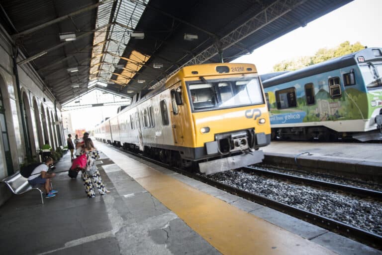 António Costa inaugura hoje modernização da linha do Minho