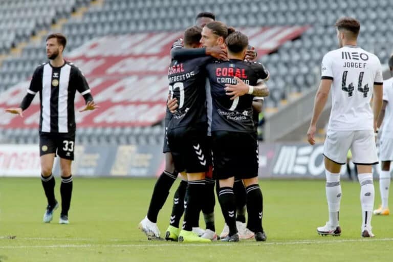 Vitória SC perde na Madeira com o Nacional