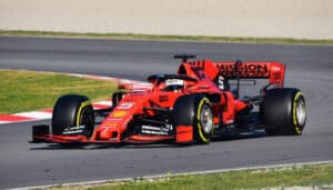 Duelo entre Hamilton e Verstappen ‘aquece’ Algarve