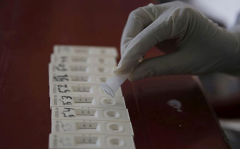 Portugal quer compromisso comum&nbsp;para livre-circulação e testes acessíveis para viagem