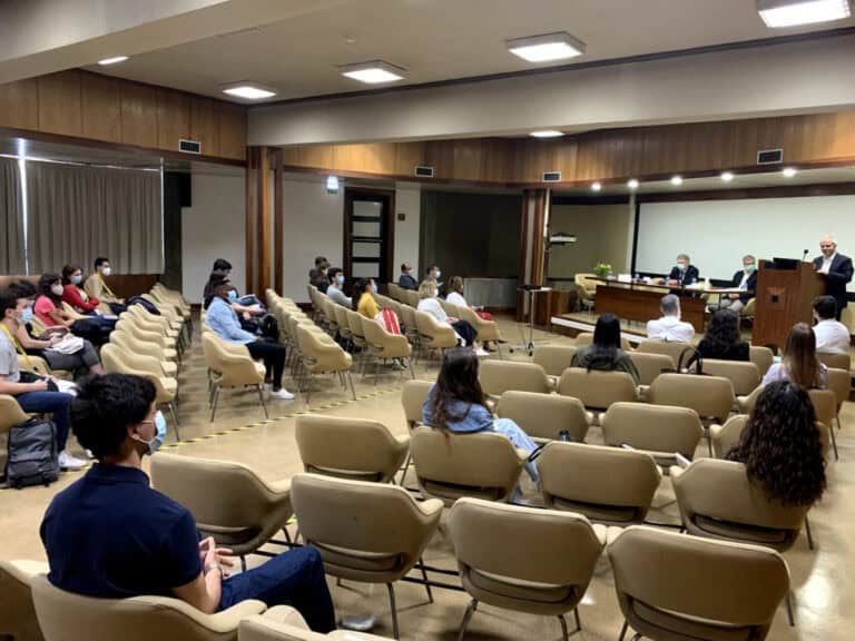 60 alunos de medicina iniciam estágio no Hosp. de Guimarães