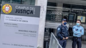 Inspetores do SEF condenados a sete e nove anos de prisão&nbsp;