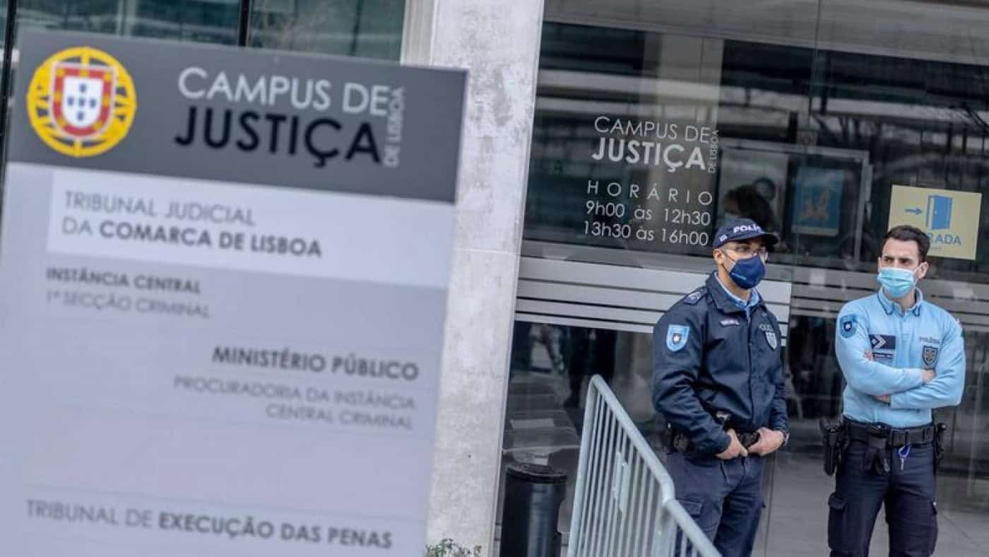 Inspetores do SEF condenados a sete e nove anos de prisão&nbsp;