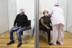 Mais de 2,9 milhões de pessoas têm pelo menos uma dose da vacina