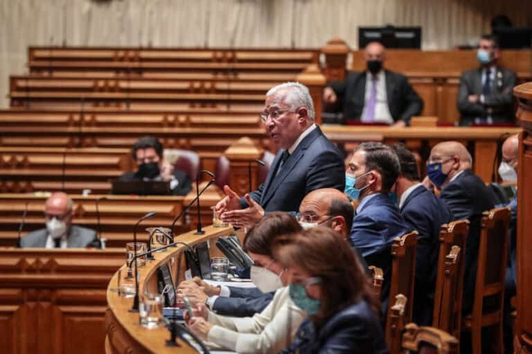 Primeiro-ministro regressa hoje ao parlamento para quarto debate sobre política geral