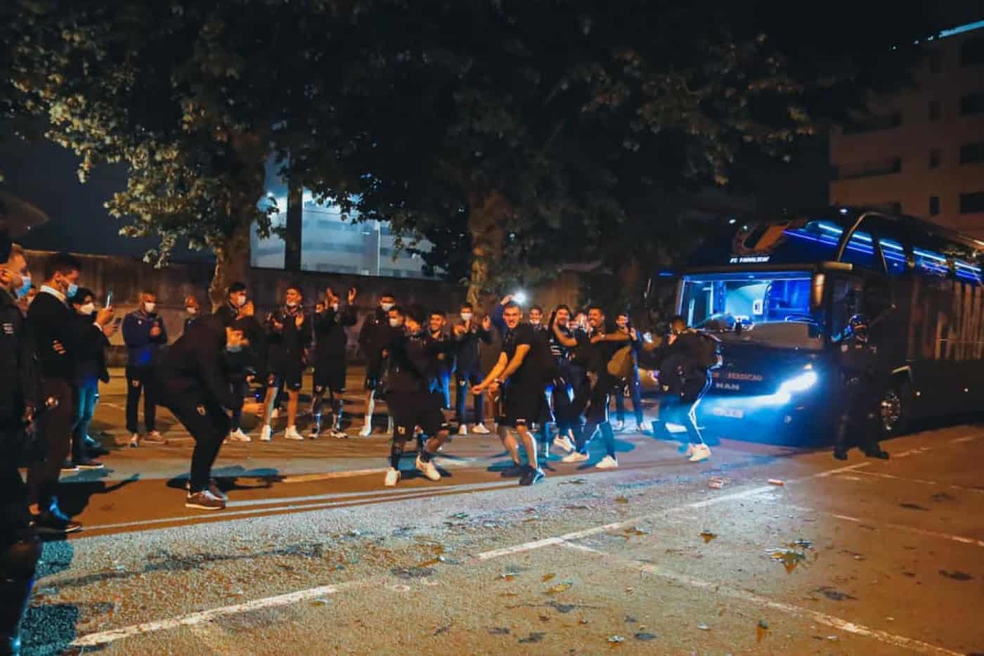Famalicão garante manutenção. Vitória SC queixa-se da arbitragem