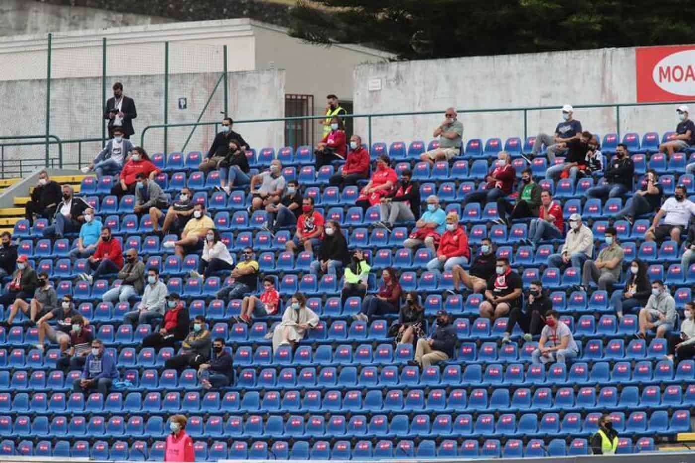 Governo bloqueia público nos estádios na penúltima jornada