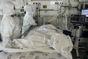 Médicos de família admitem que doentes recuperados da covid-19 podem passar a grupo de risco&nbsp;