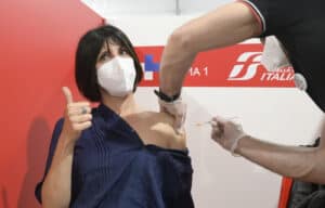 UE ultrapassa 200 milhões de vacinas administradas