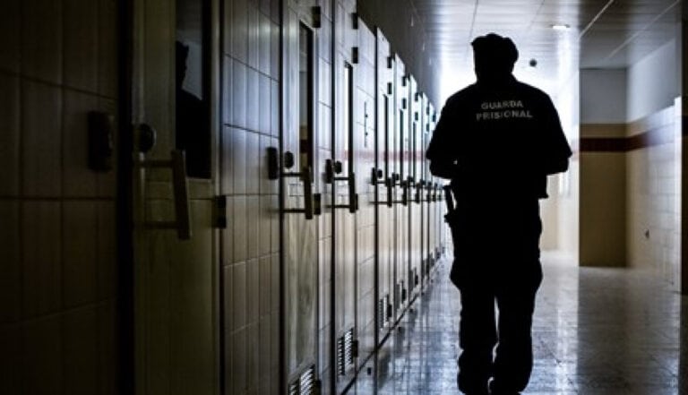 Vacinação de reclusos avança a partir de 31 de maio