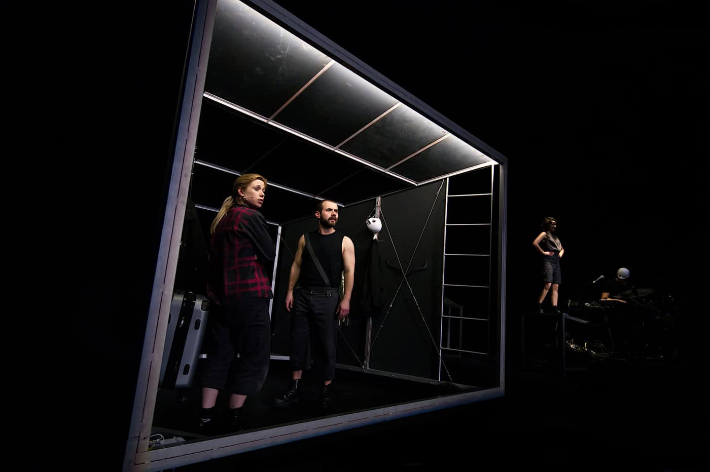 A democracia sob o olhar da geração dos 90 chega ao Theatro Circo