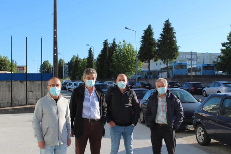 Metade dos funcionários dos TUB aderiram à greve da função pública