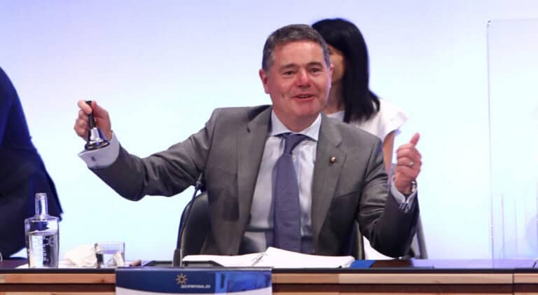 Eurogrupo perspetiva 70% da população da Europa vacinada até ao verão&nbsp;