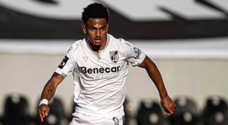 Sporting interessado em levar Marcus Edwards do Vitória SC