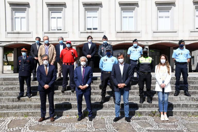 Famalicão apoia profissionais da linha da frente com acesso gratuito à piscina