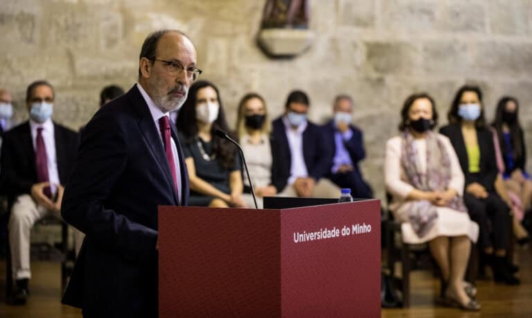 Relatório Preliminar sobre Regime Fundacional da UMinho apresentado em junho