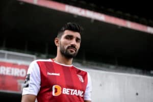 Transferência de Esgaio discutida entre Salvador e Varandas