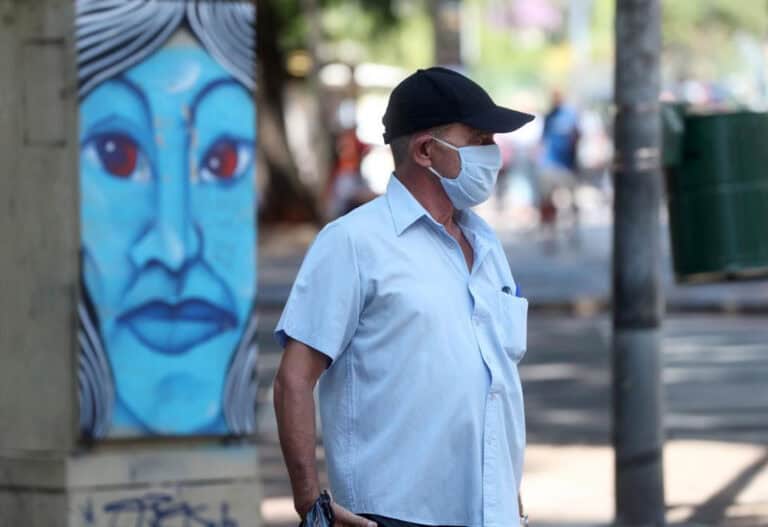 Covid-19: Portugal regista mais duas mortes e 973 novos casos