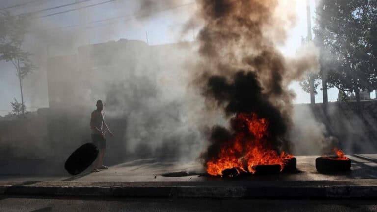 Cessar-fogo entre israelitas e palestinianos foi quebrado