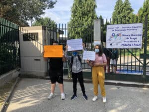 Pais e alunos da Frei Caetano Brandão reivindicam obras em escola com 39 anos