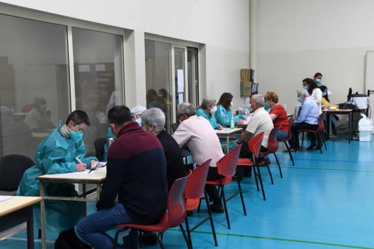 Covid-19. Centro de vacinação de Famalicão com mais 24 enfermeiros