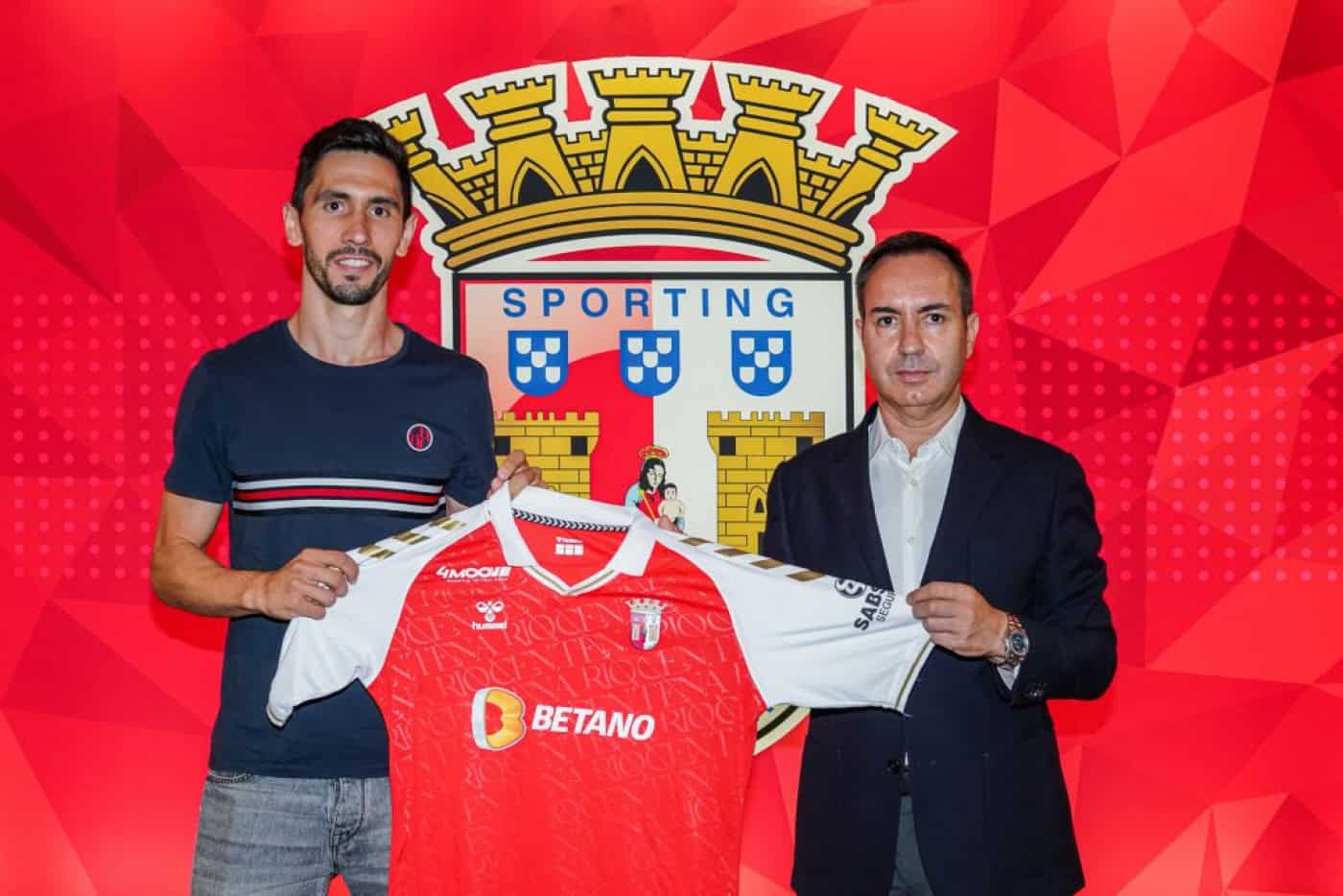 Paulo Oliveira oficializado no SC Braga