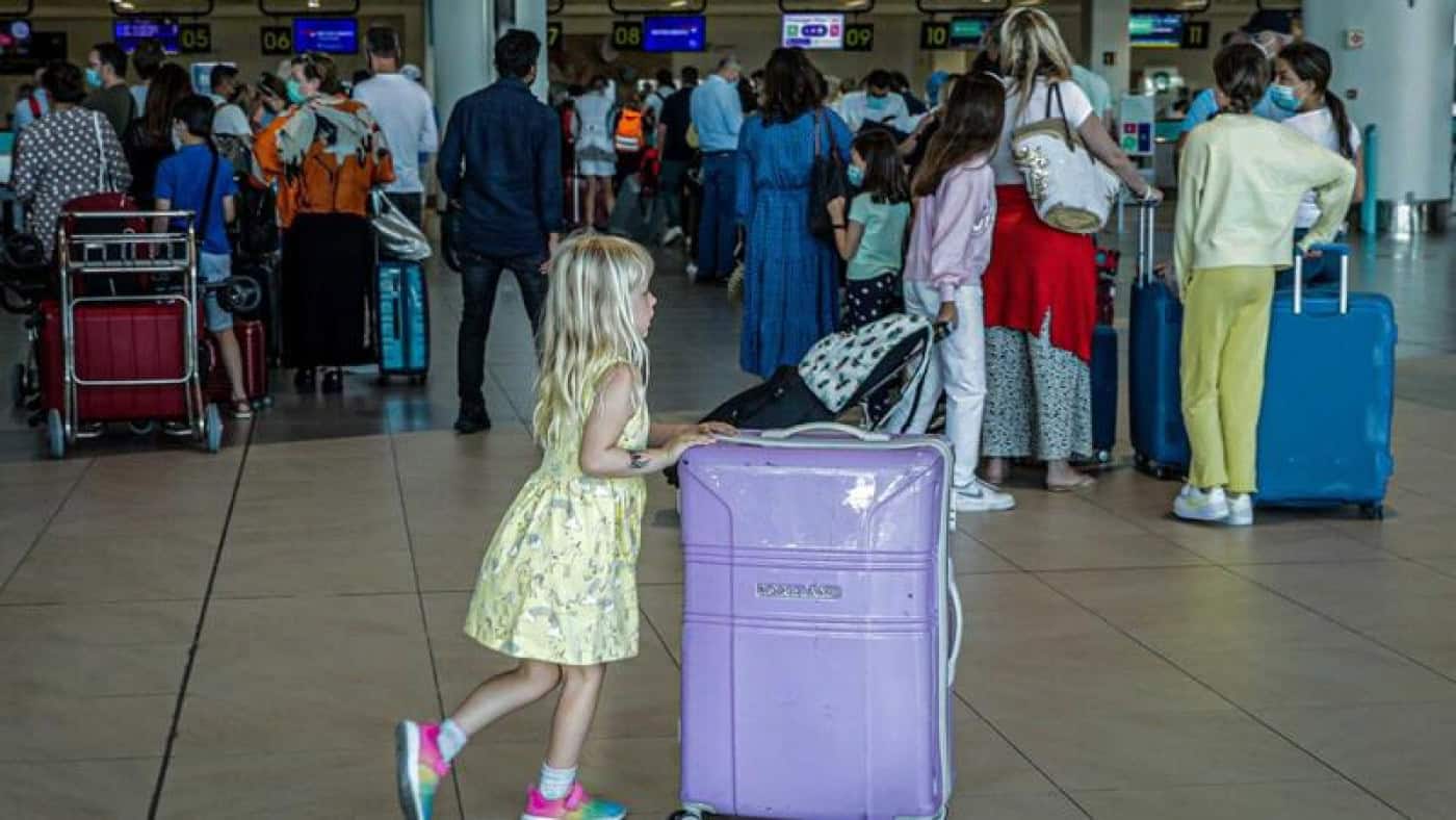 Cidadãos de cinco países obrigados a isolamento profilático em Portugal