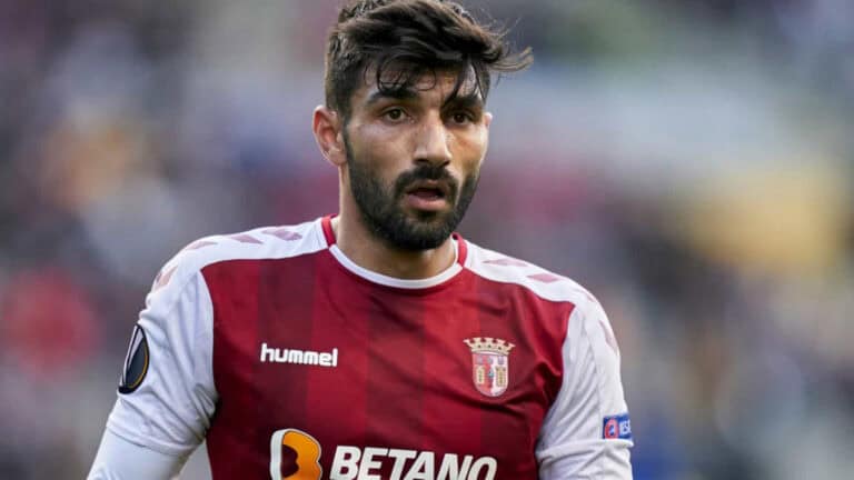 SCB e Sporting chegaram a acordo para a transferência de Ricardo Esgaio, avança a SIC