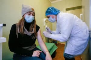 Autoagendamento da vacinação já está disponível para maiores de 27 anos