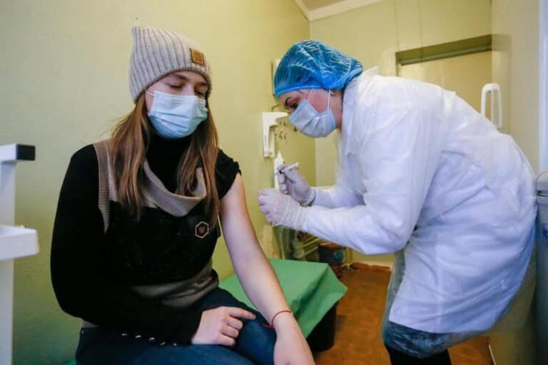 Autoagendamento da vacinação já está disponível para maiores de 27 anos